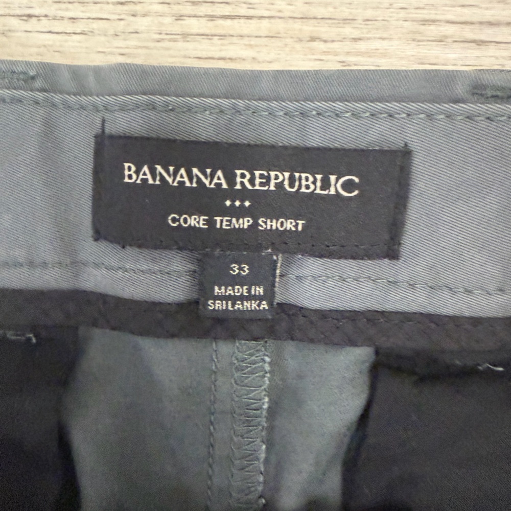 Banana Republic Core Temp Men's Shorts - Picture 2 of 4